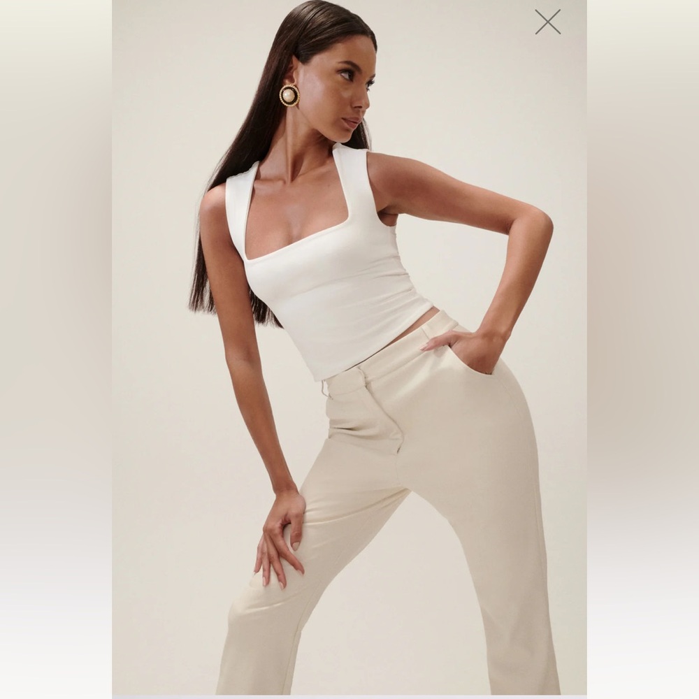 Meshki Linley ICE GRAY color almost white square neck Sleeveless long line top